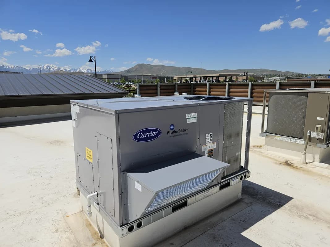 Commercial rooftop unit in Draper