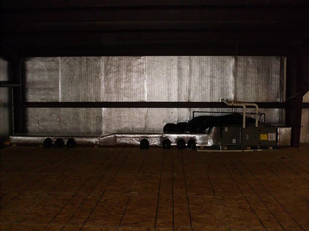 Ledge cooling system for server room