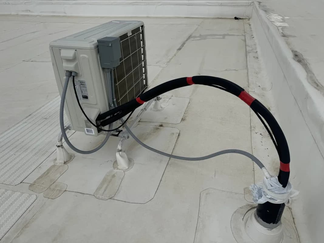 Single heat pump rooftop installation